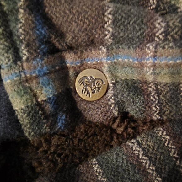 Legendary Men's Camp Night Berber Lined Hooded Flannel Shirtket - Picture 5 of 16